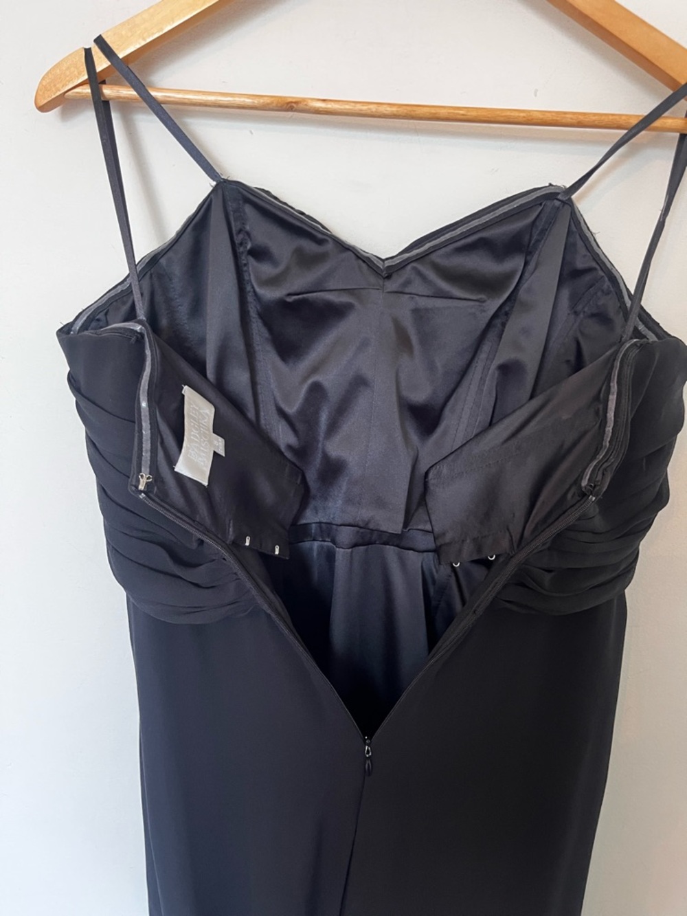Badgley Mischka Strapless Black Chiffon Gown Train Size 8 Formal Evening Dress - Picture 14 of 17